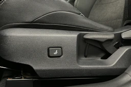 ruskea Toyota Corolla 2023 kuva 17.
