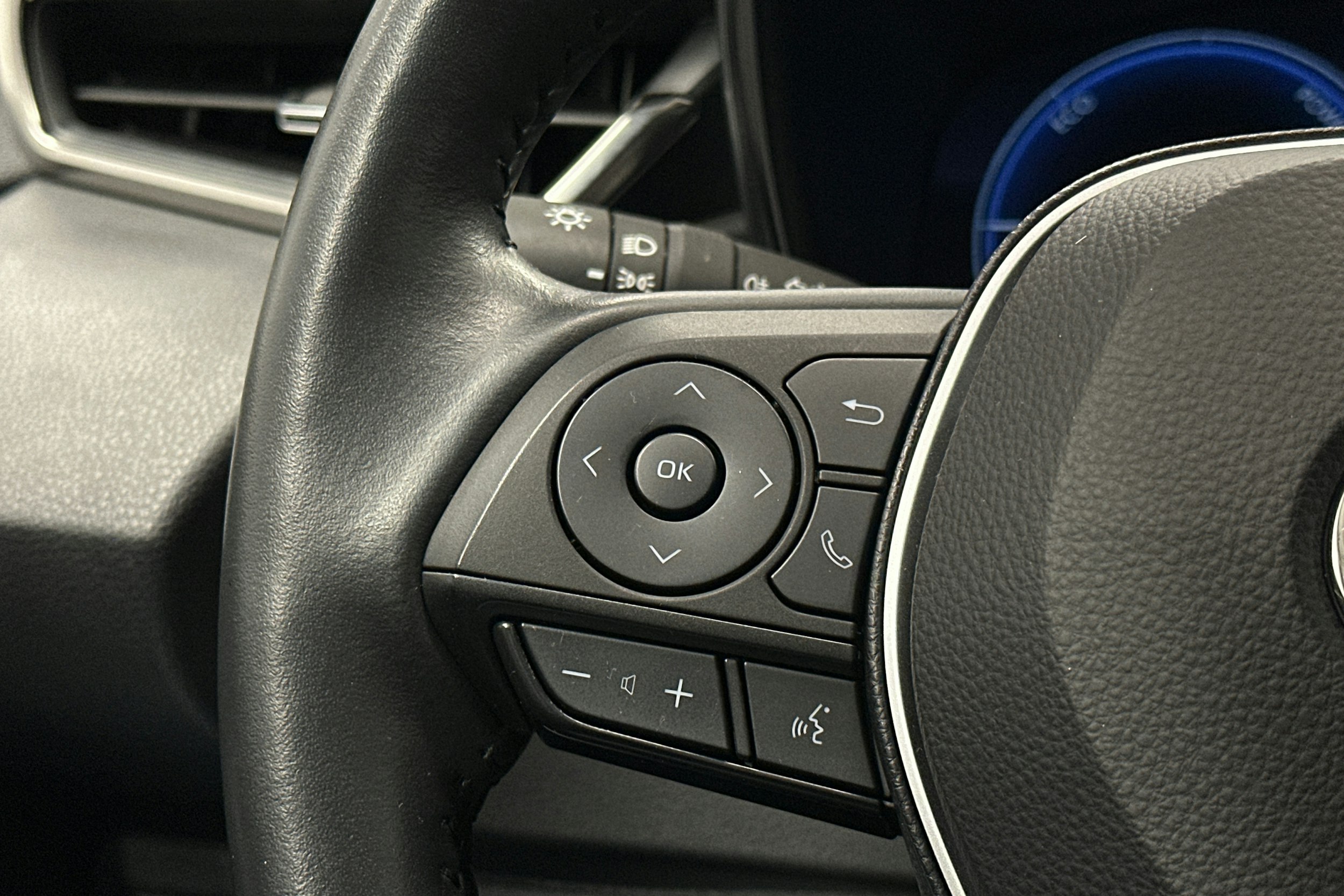 hopea Toyota Corolla 2023 kuva 18.