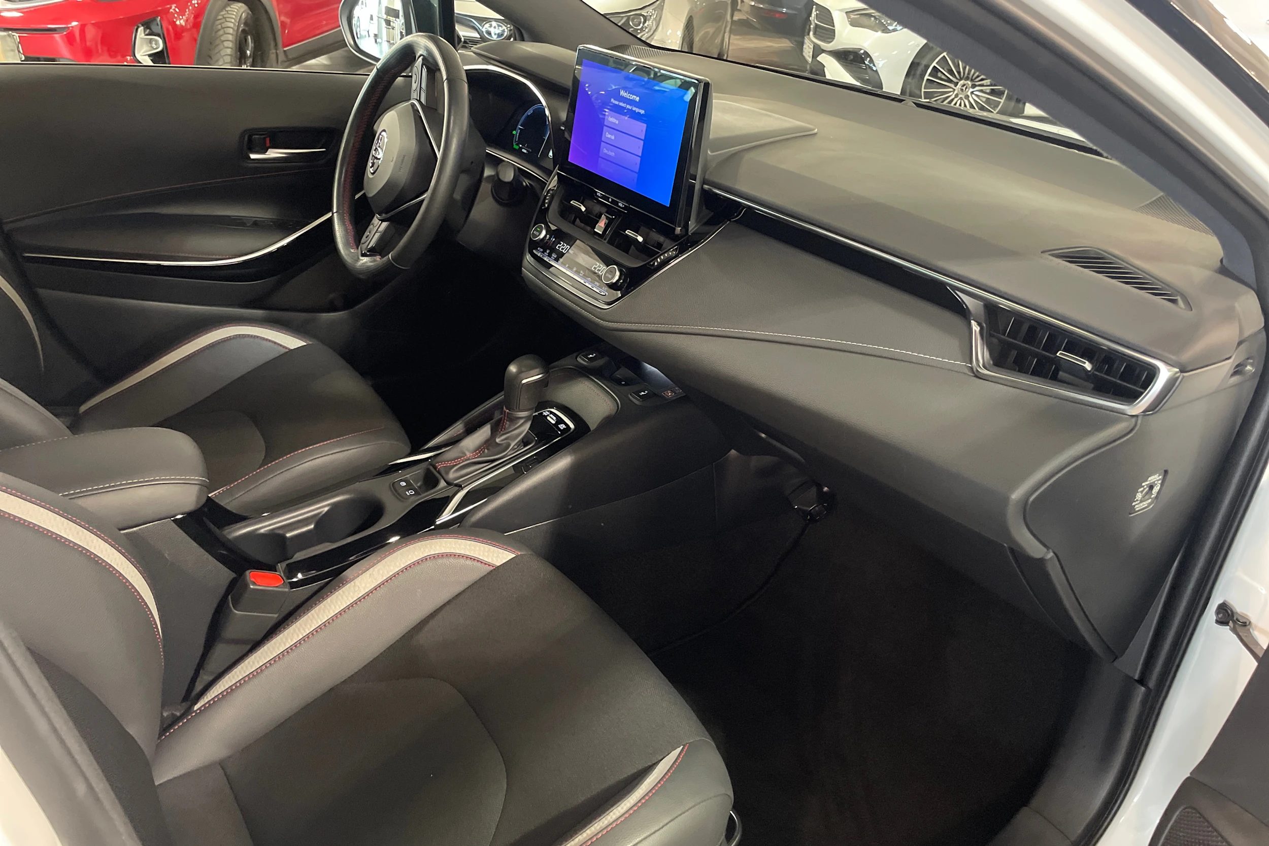 met. valkoinen Toyota Corolla 2023 kuva 14.