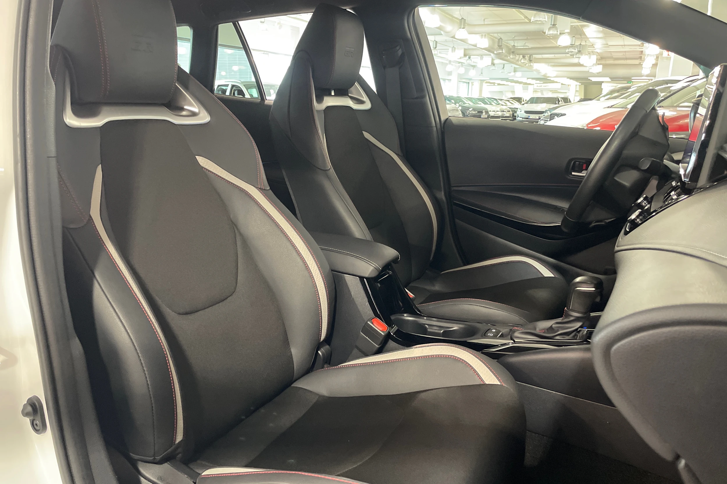 met. valkoinen Toyota Corolla 2023 kuva 15.