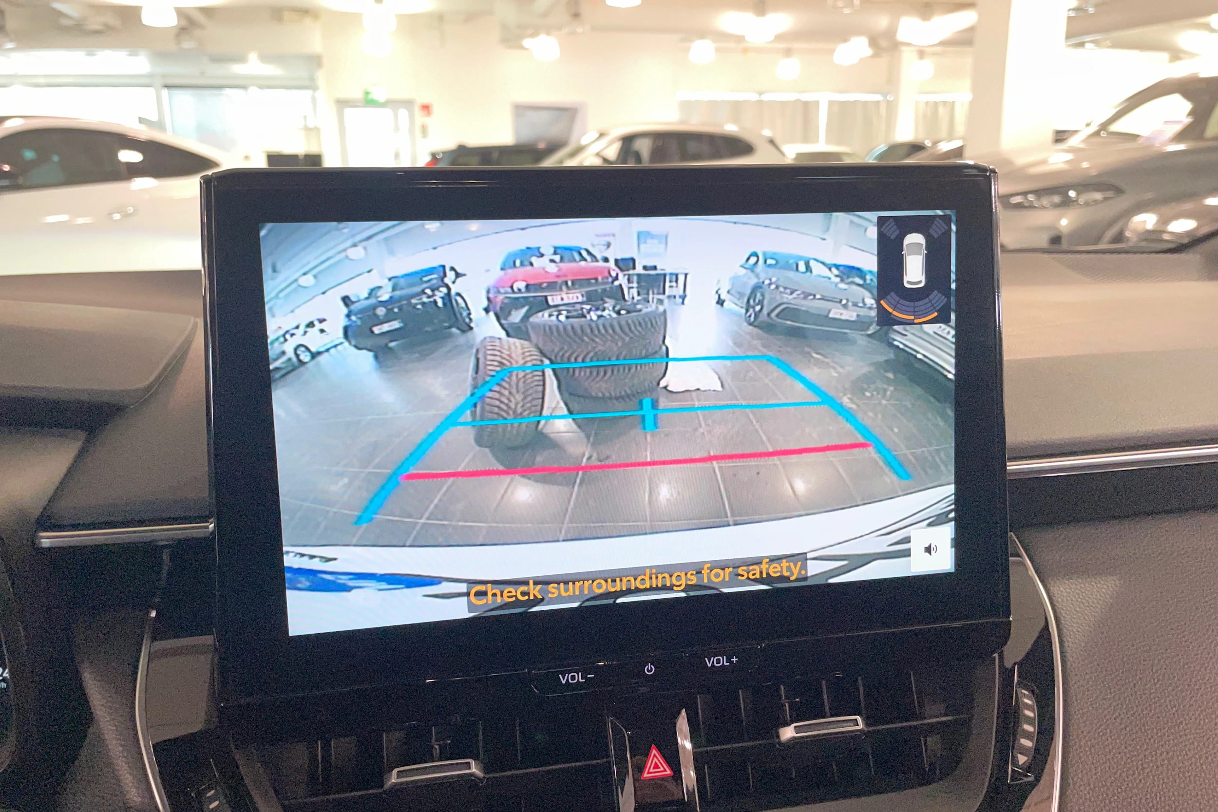 met. valkoinen Toyota Corolla 2023 kuva 17.