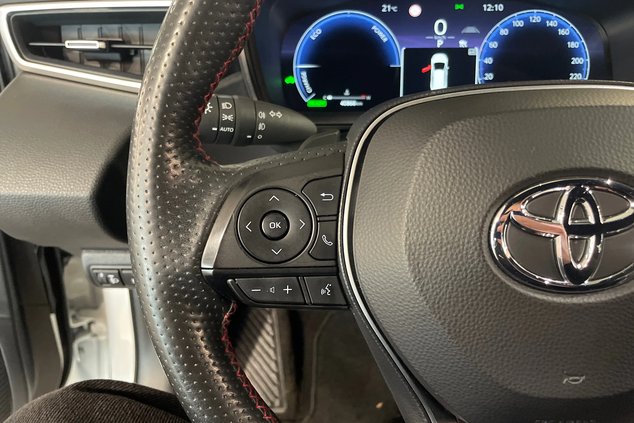 met. valkoinen Toyota Corolla 2023 kuva 19.