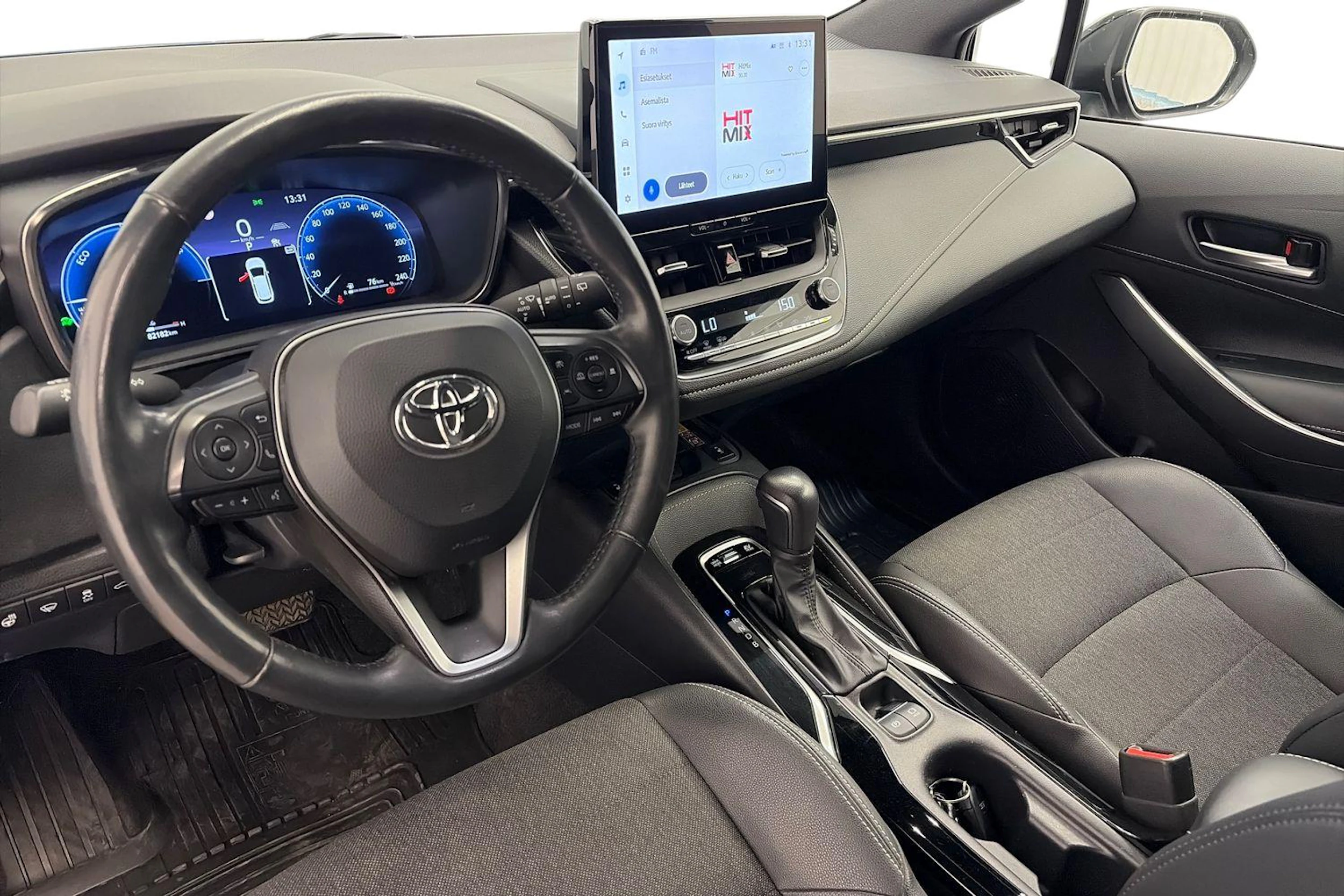 musta Toyota Corolla 2023 kuva 6.