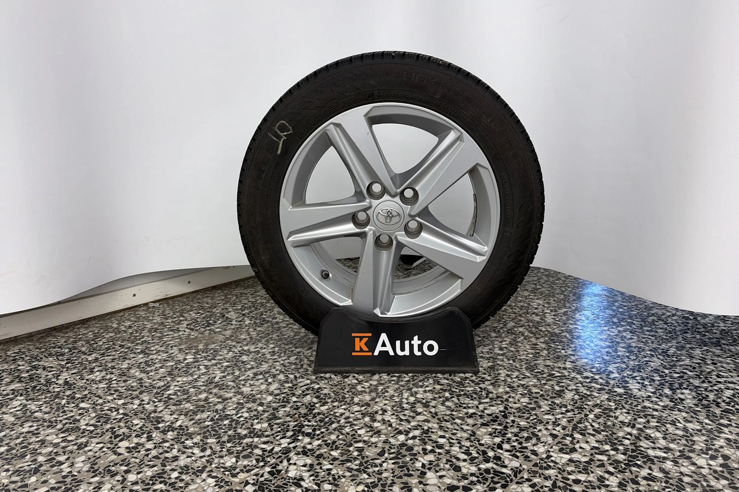 musta Toyota Corolla 2023 kuva 10.