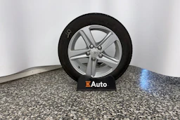 musta Toyota Corolla 2023 kuva 10.