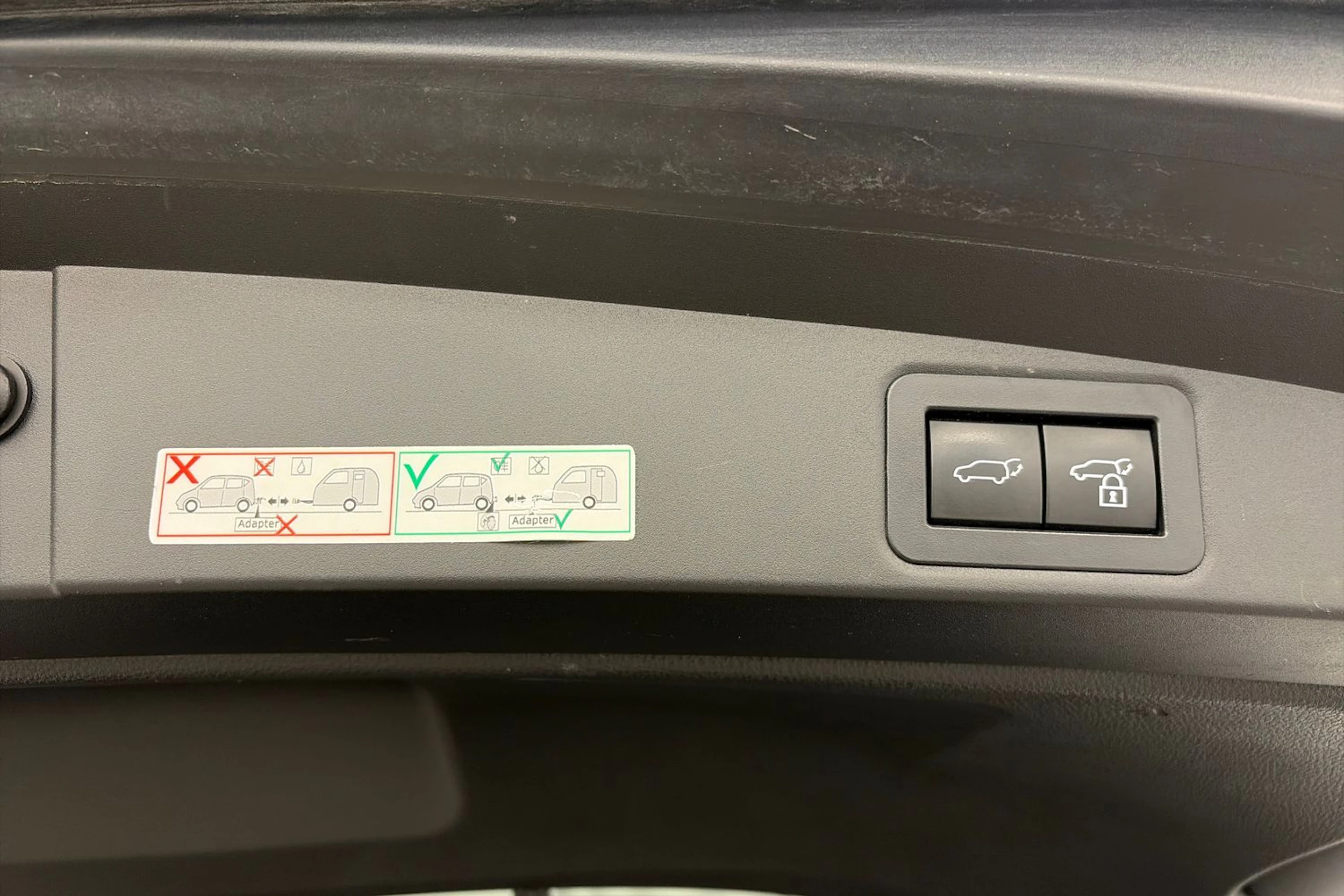 musta Toyota Corolla 2023 kuva 12.