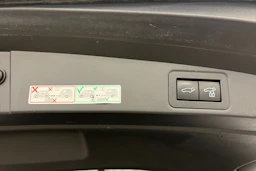 musta Toyota Corolla 2023 kuva 12.