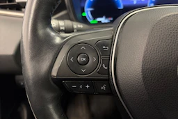 musta Toyota Corolla 2023 kuva 15.