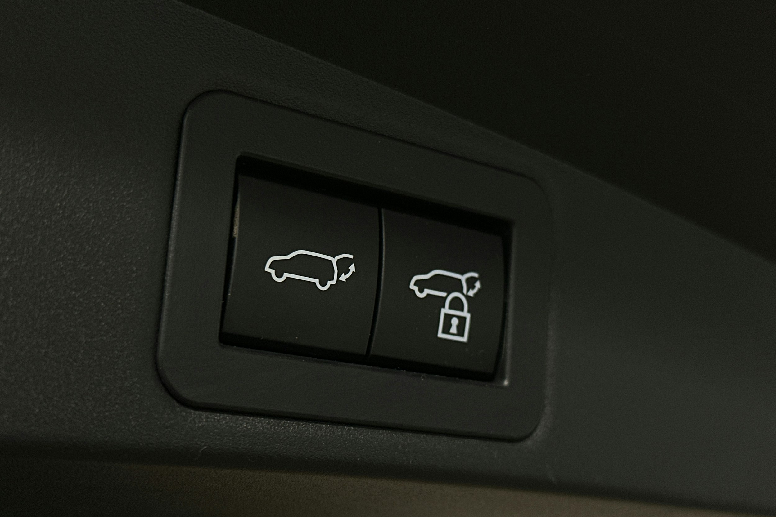 ruskea (beige) Toyota Corolla 2023 kuva 15.