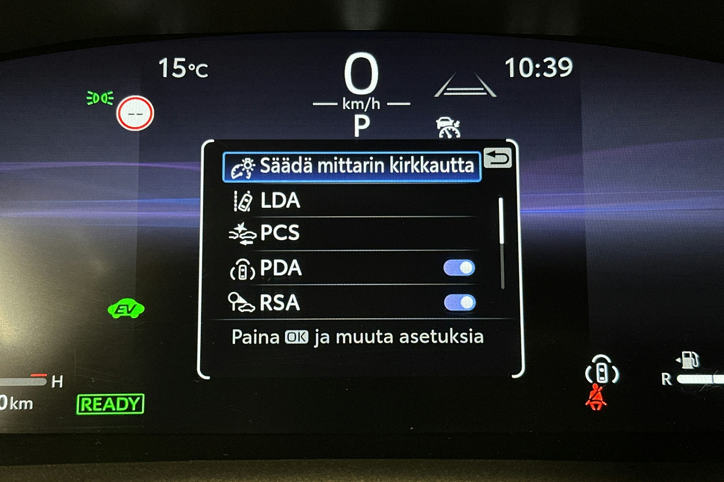 ruskea (beige) Toyota Corolla 2023 kuva 21.