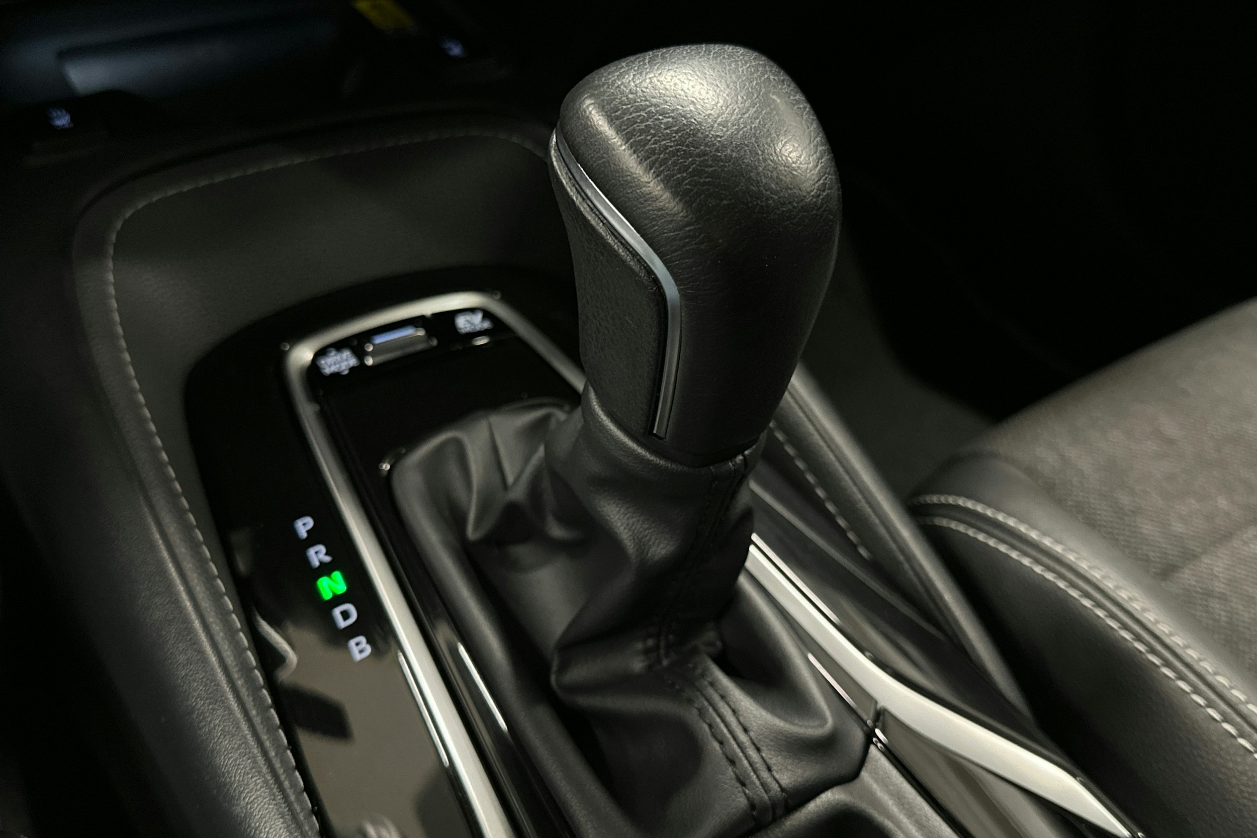 ruskea (beige) Toyota Corolla 2023 kuva 26.