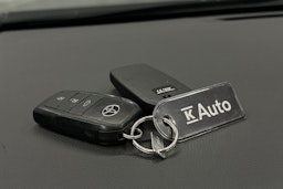 ruskea (beige) Toyota Corolla 2023 kuva 28.