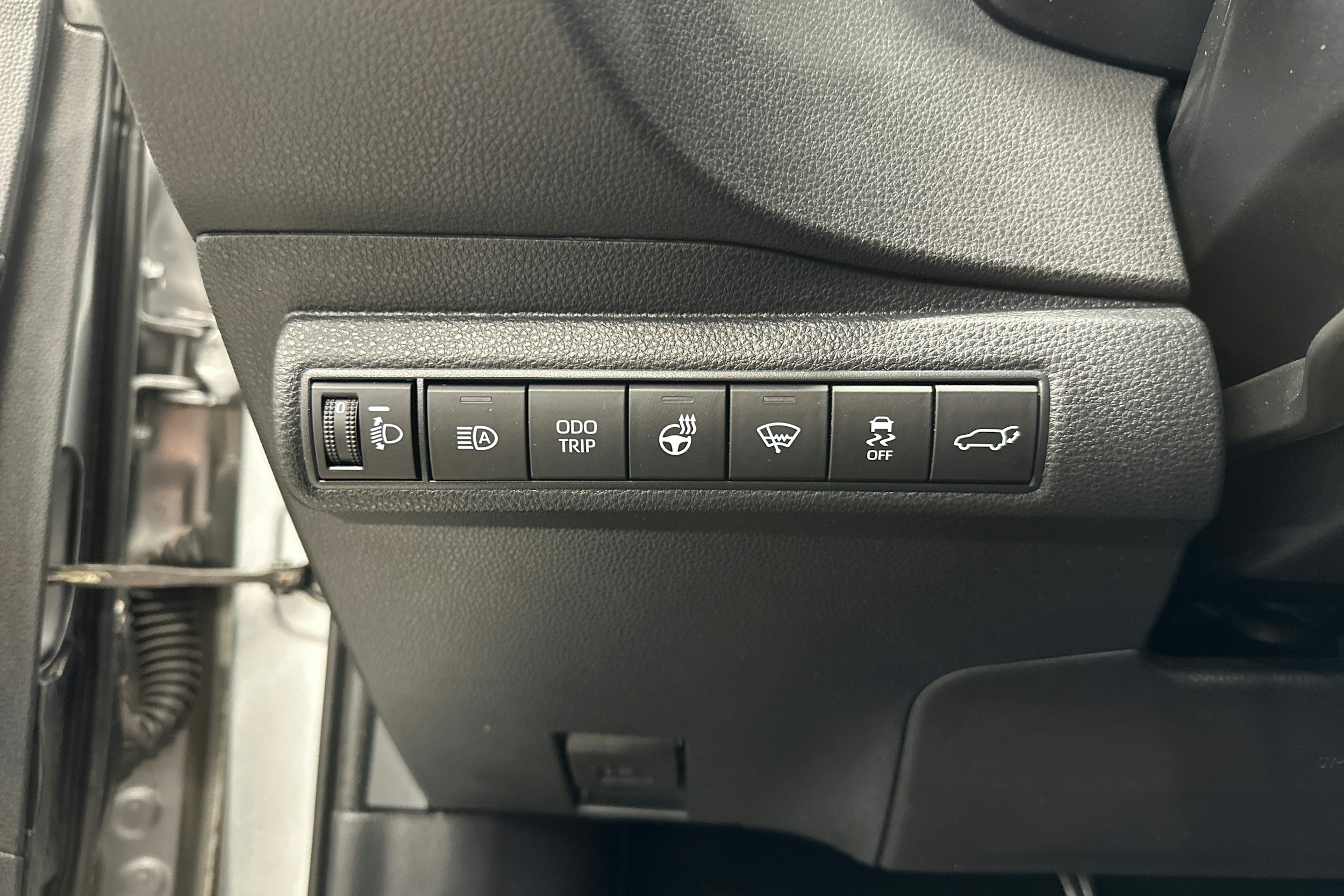 hopea Toyota Corolla 2023 kuva 14.