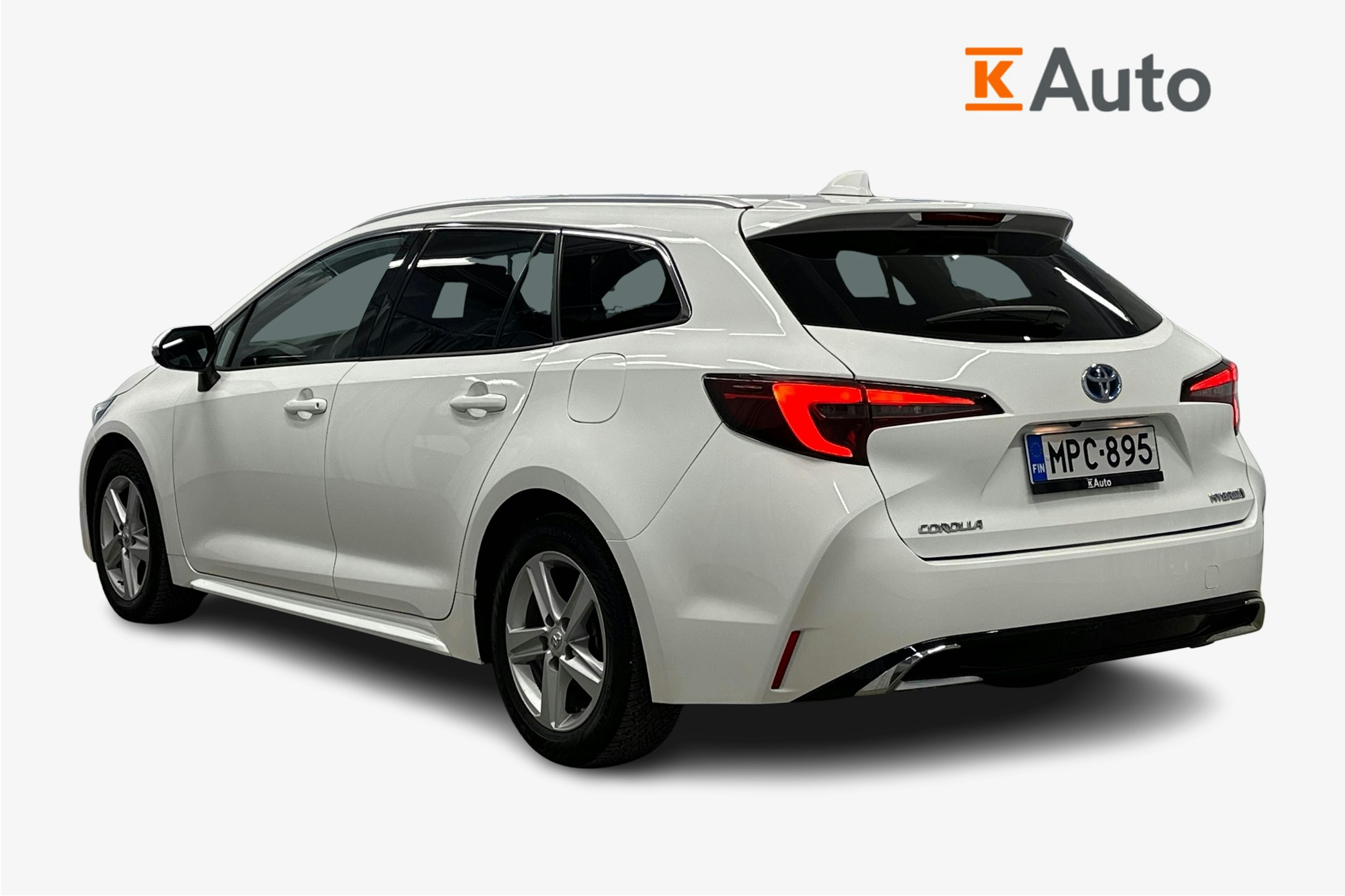 Valkoinen Toyota Corolla 2023 kuva 2.