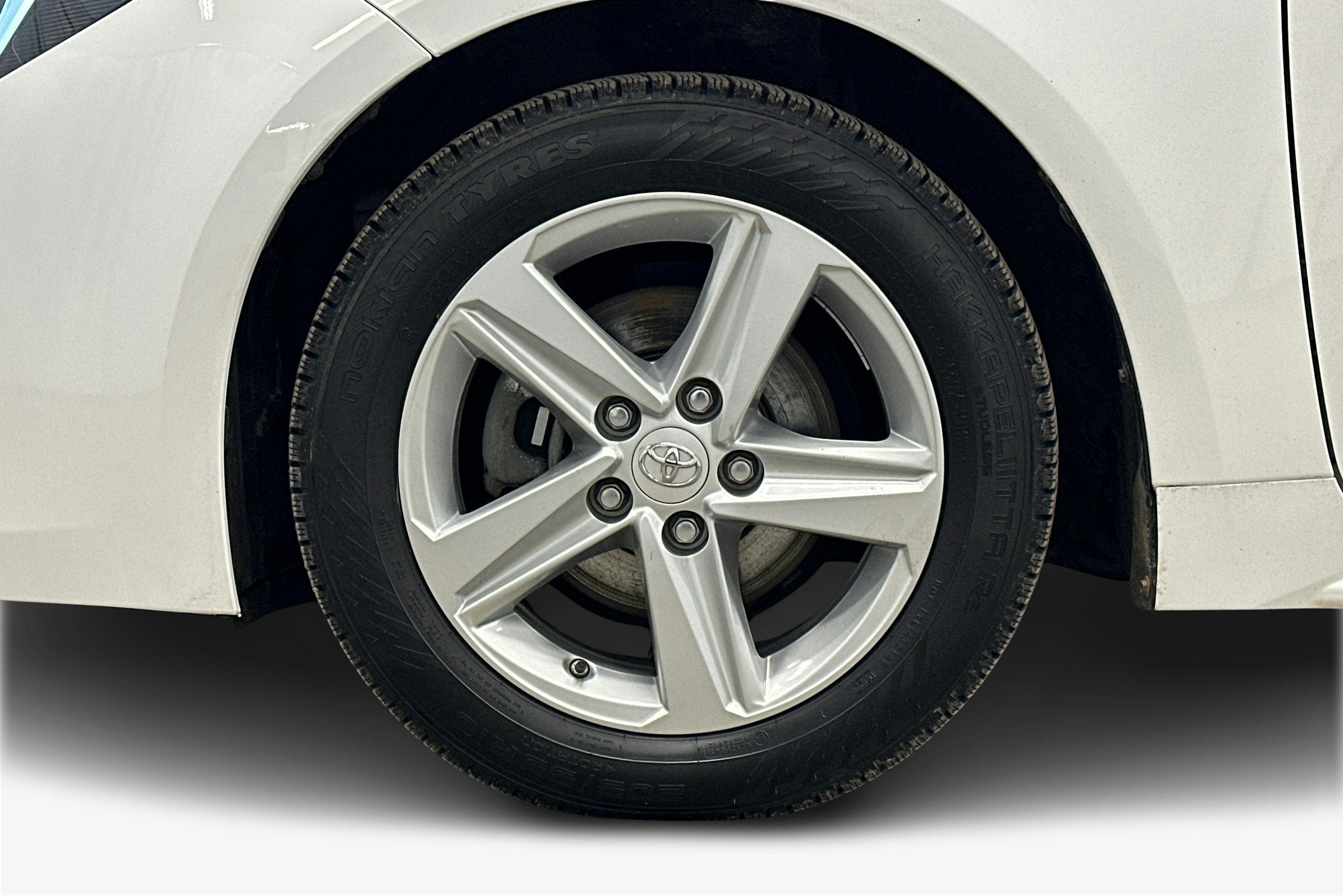 Valkoinen Toyota Corolla 2023 kuva 11.