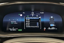 Valkoinen Toyota Corolla 2023 kuva 21.