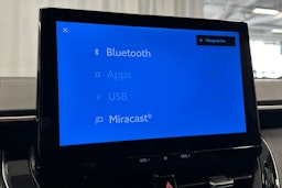 Valkoinen Toyota Corolla 2023 kuva 23.