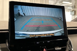 Valkoinen Toyota Corolla 2023 kuva 24.