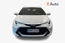 Valkoinen Toyota Corolla 2023 kuva 4.