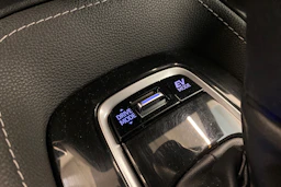 Valkoinen Toyota Corolla 2023 kuva 15.