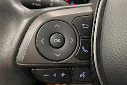 Valkoinen Toyota Corolla 2023 kuva 16.