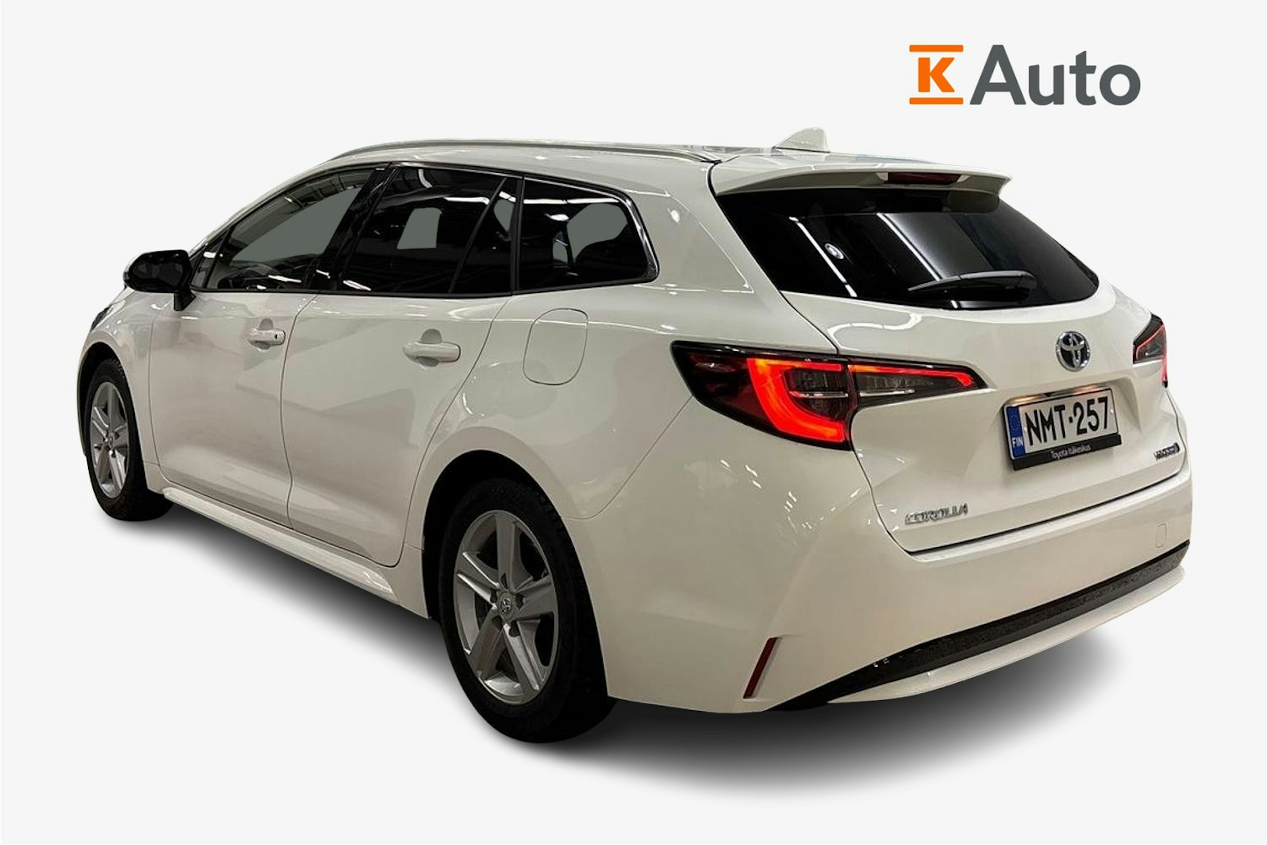 valkoinen Toyota Corolla 2023 kuva 2.