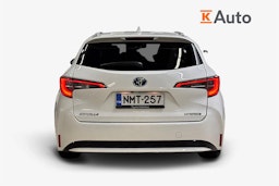 valkoinen Toyota Corolla 2023 kuva 3.