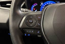 valkoinen Toyota Corolla 2023 kuva 19.