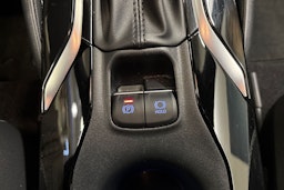 valkoinen Toyota Corolla 2023 kuva 25.