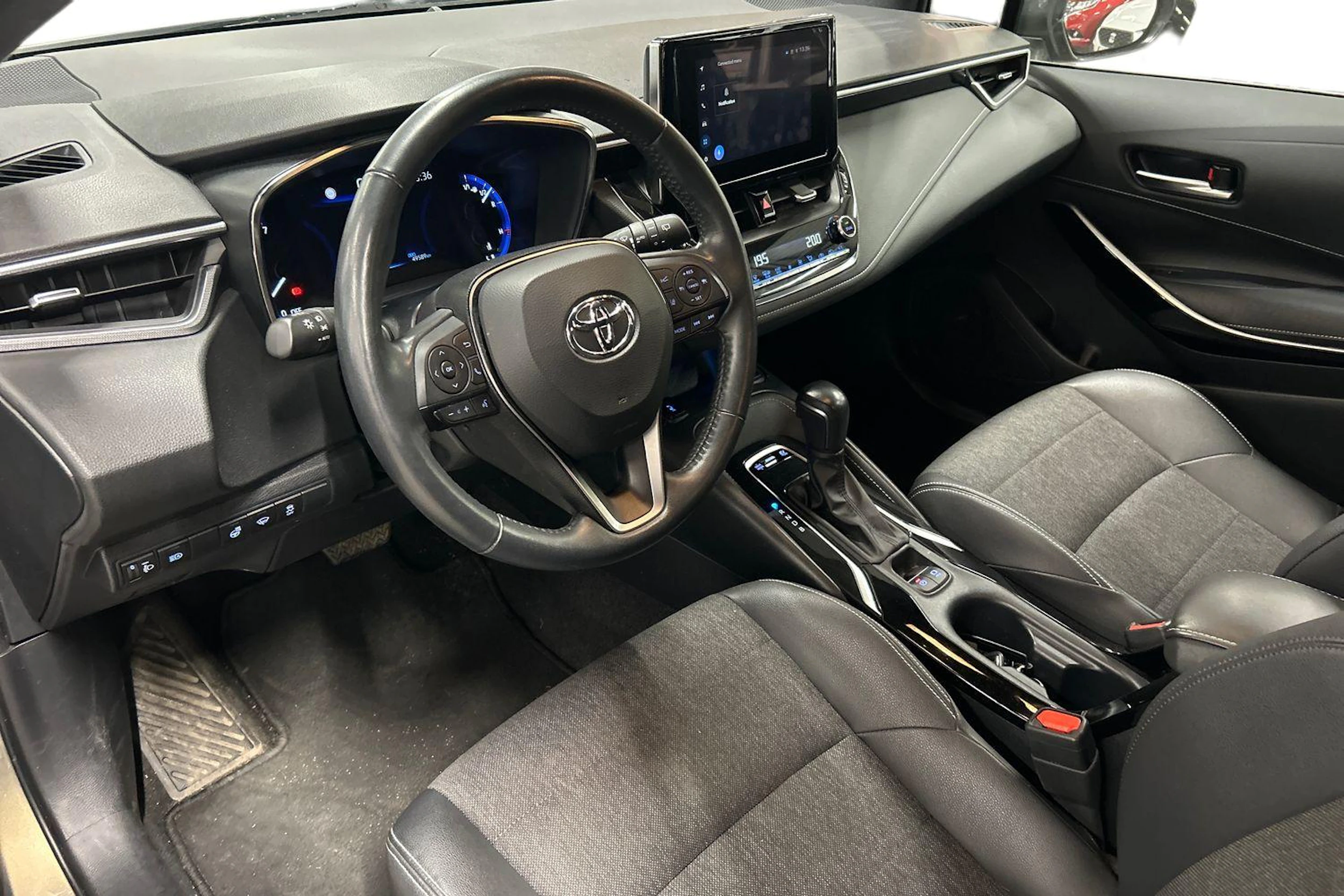 ruskea (beige) Toyota Corolla 2023 kuva 3.