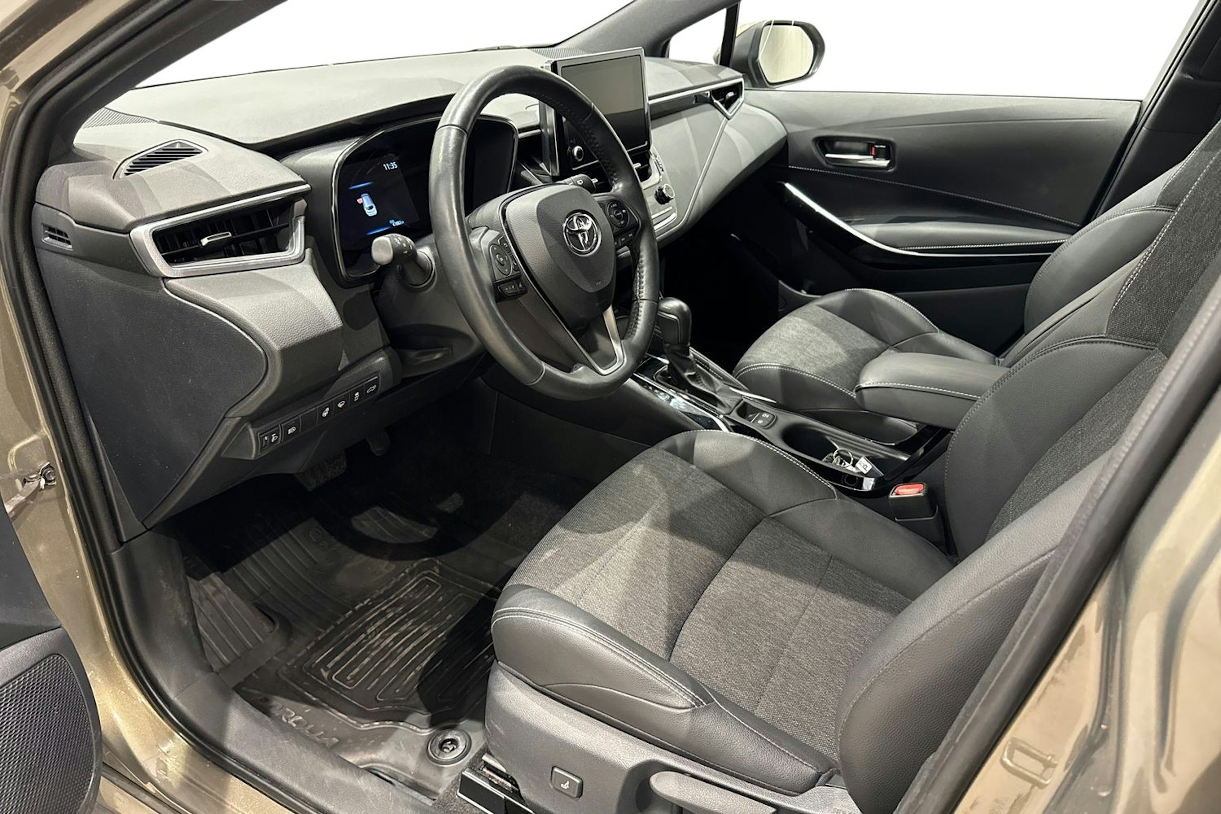met. ruskea (beige) Toyota Corolla 2023 kuva 7.