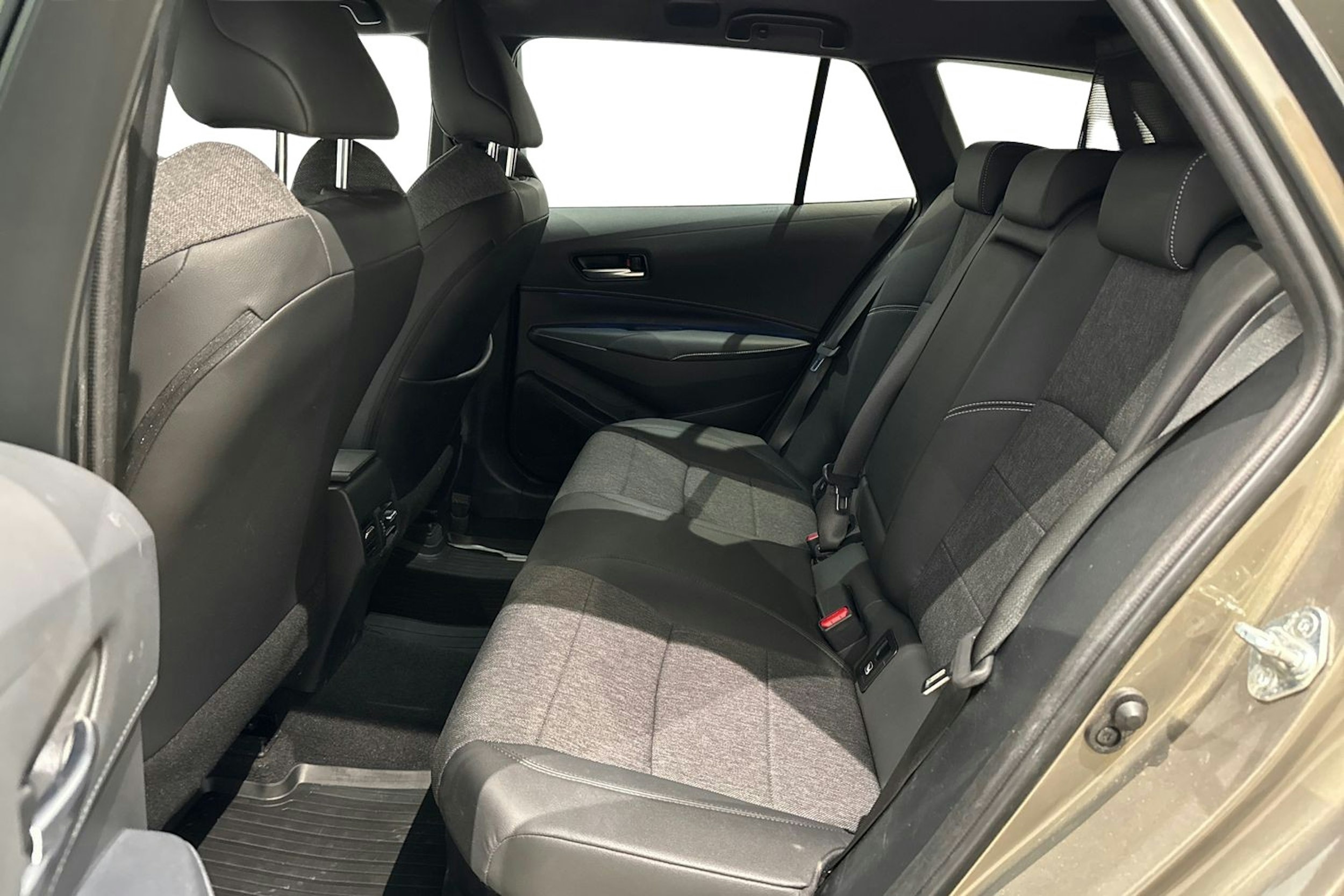 met. ruskea (beige) Toyota Corolla 2023 kuva 10.