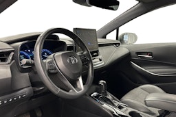 valkoinen Toyota Corolla 2023 kuva 3.