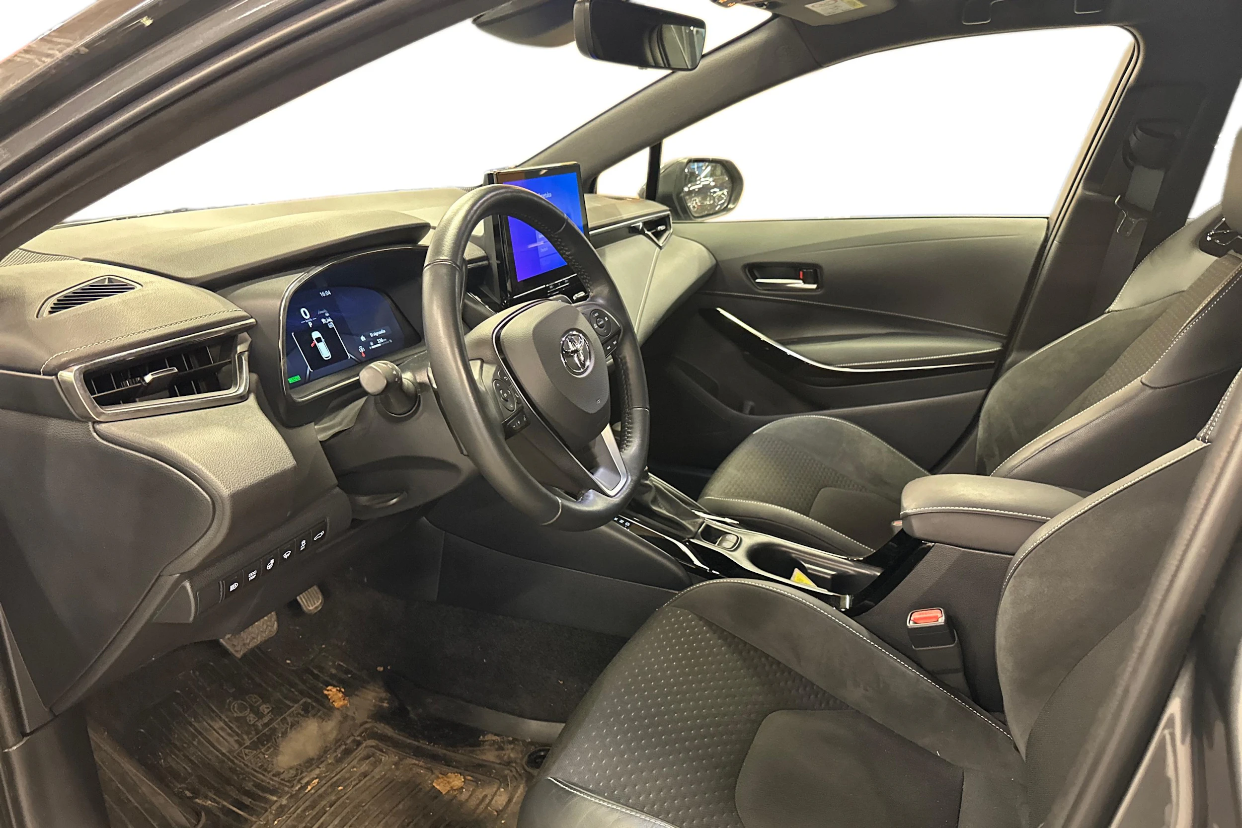 harmaa Toyota Corolla 2023 kuva 3.