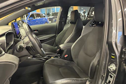 harmaa Toyota Corolla 2023 kuva 4.
