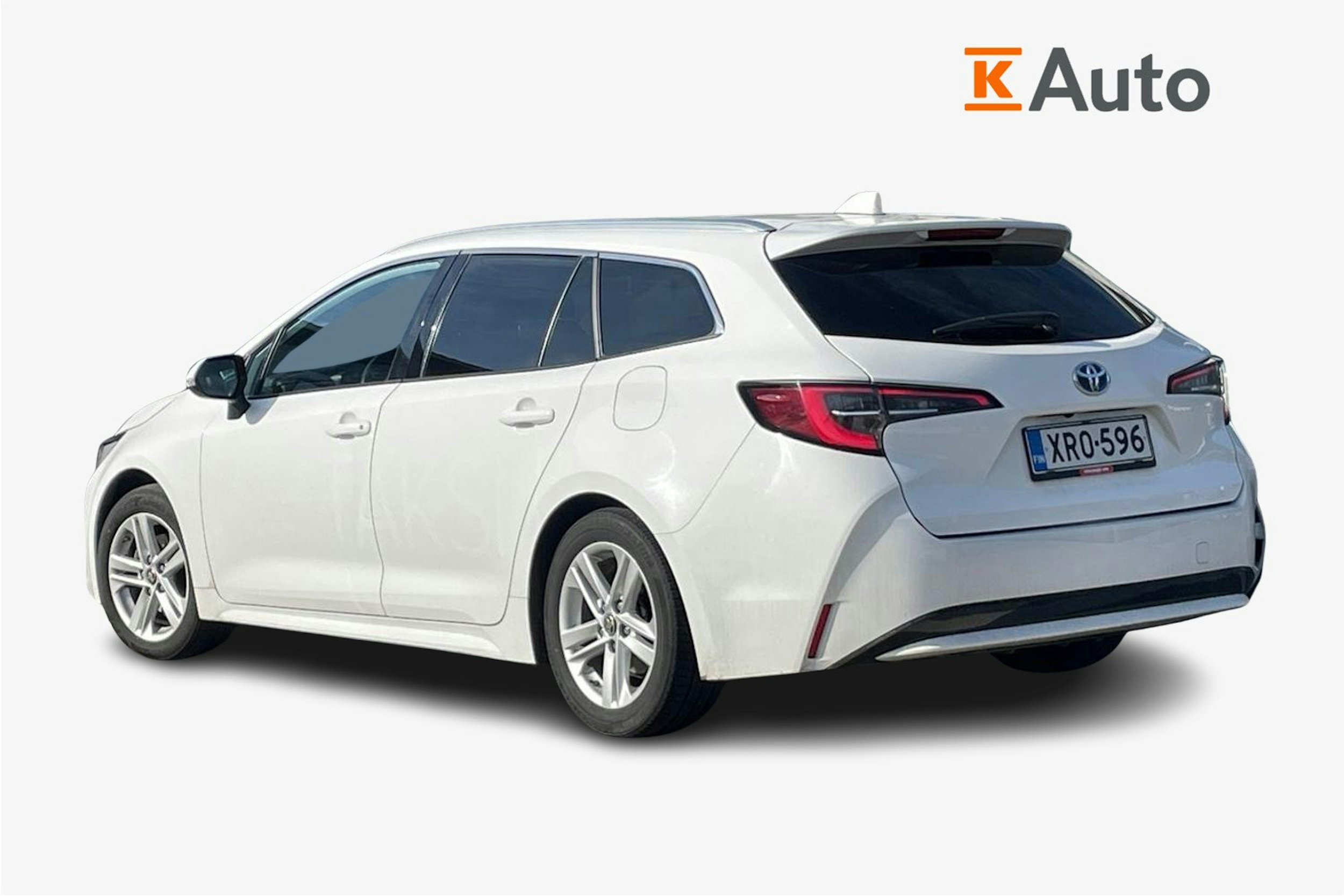 Valkoinen Toyota Corolla 2023 kuva 2.