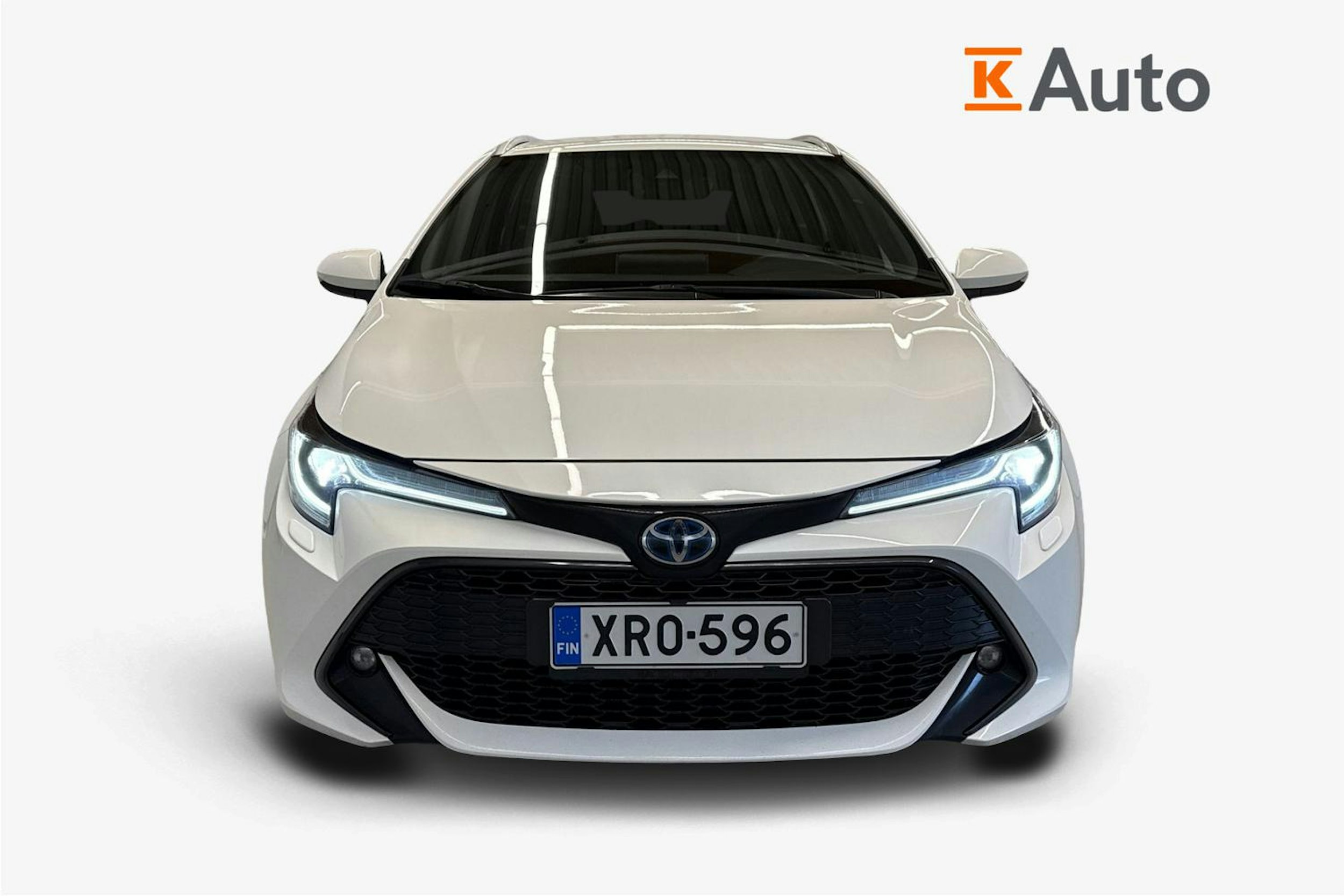 Valkoinen Toyota Corolla 2023 kuva 4.