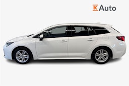 Valkoinen Toyota Corolla 2023 kuva 5.