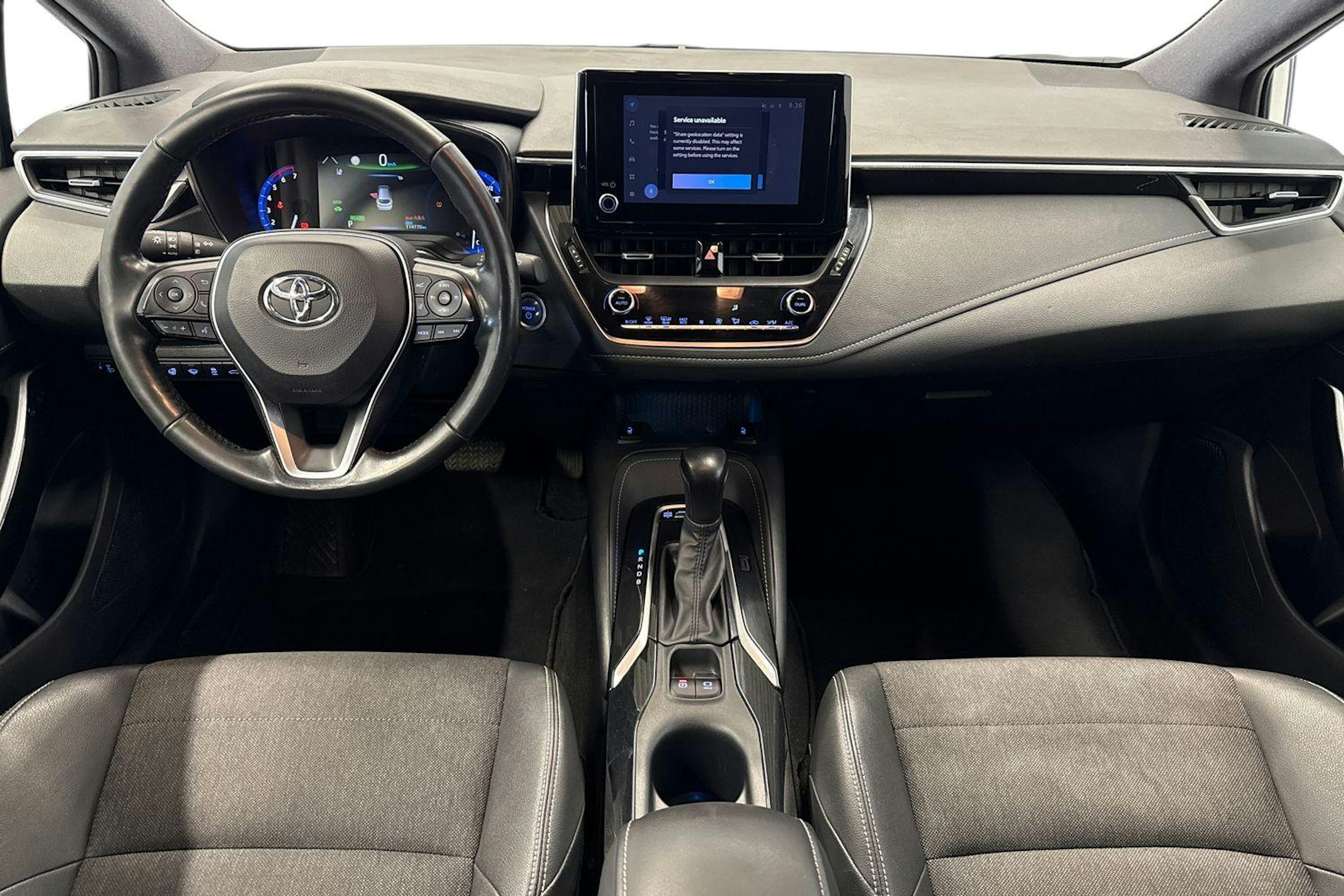 Valkoinen Toyota Corolla 2023 kuva 7.