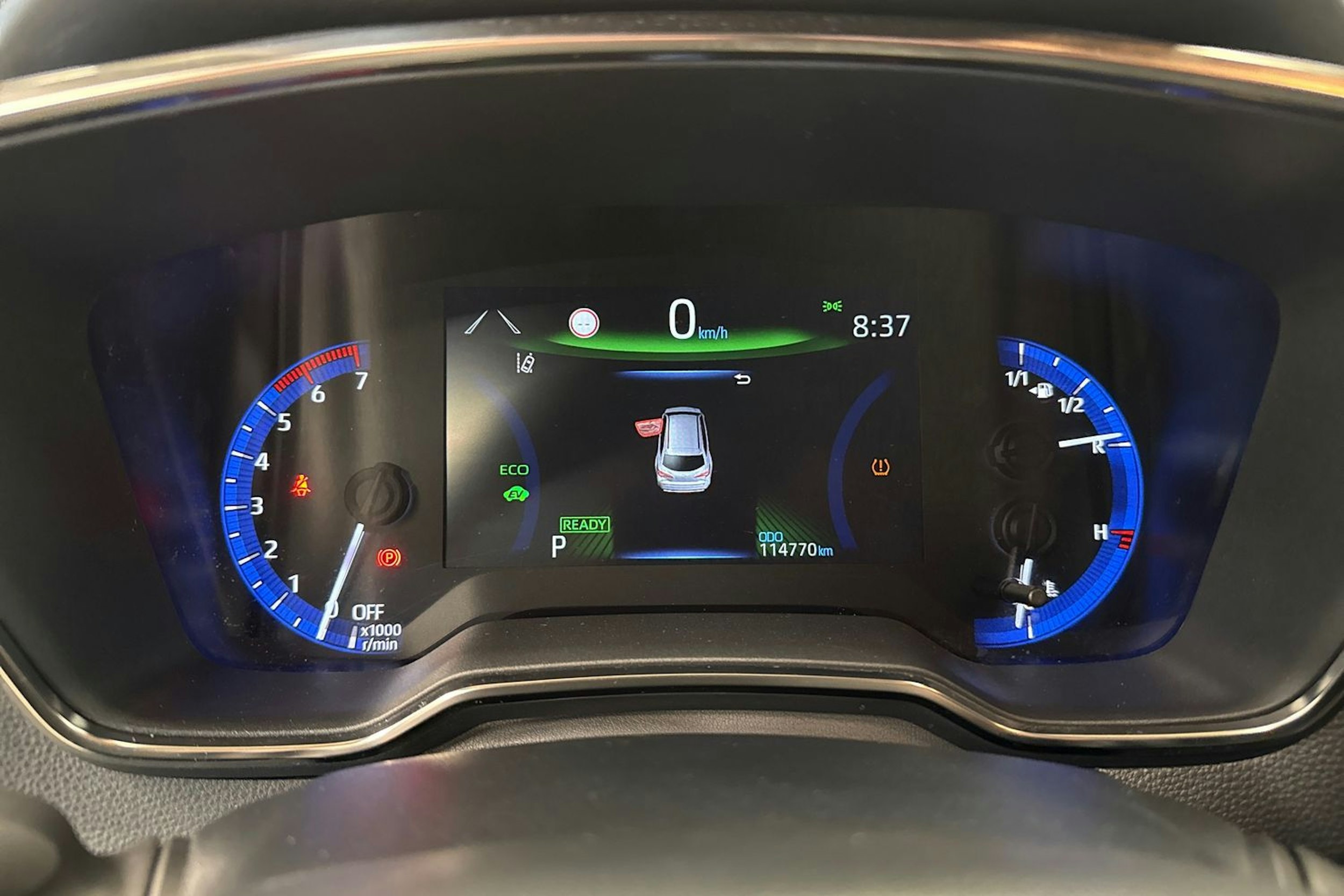 Valkoinen Toyota Corolla 2023 kuva 11.