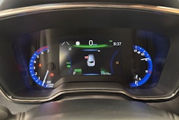 Valkoinen Toyota Corolla 2023 kuva 11.
