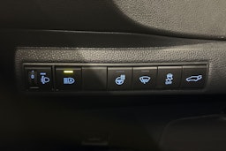 Valkoinen Toyota Corolla 2023 kuva 14.