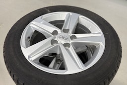 Valkoinen Toyota Corolla 2023 kuva 22.