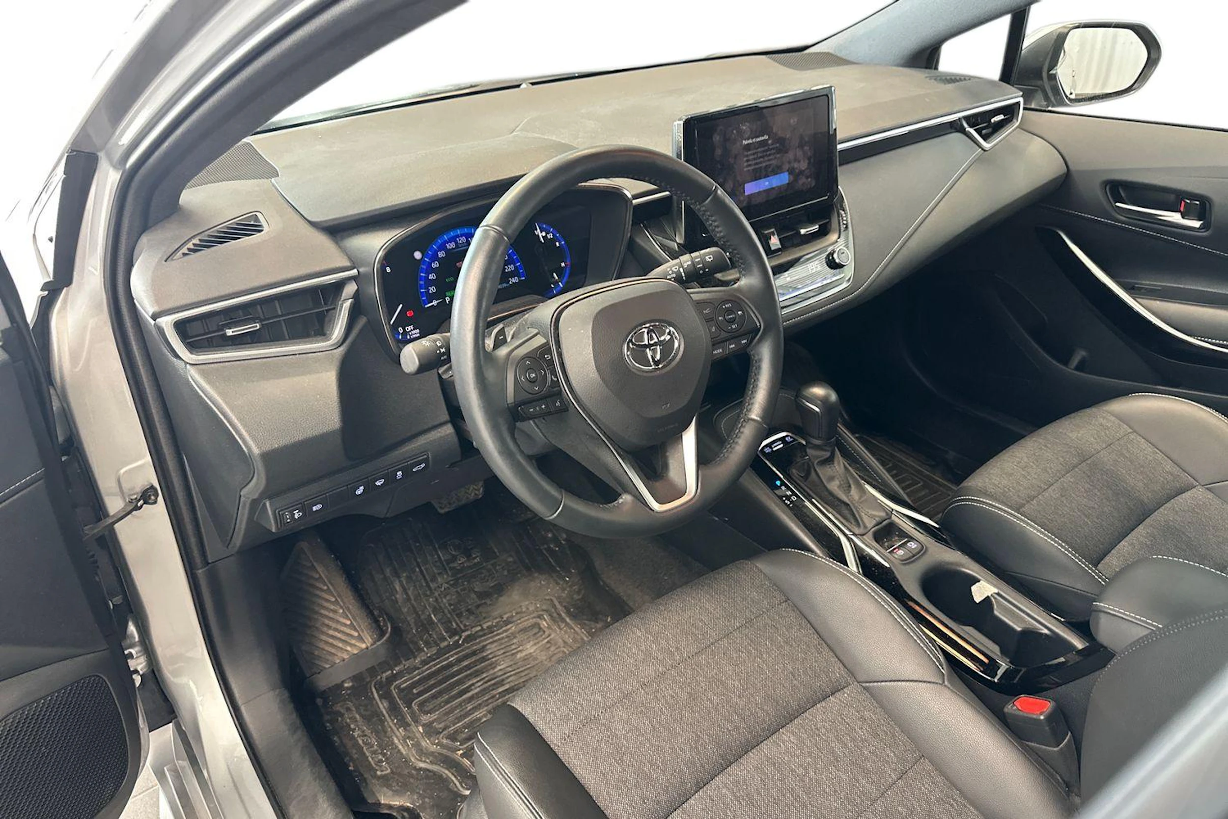 hopea Toyota Corolla 2023 kuva 3.