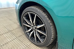 vihreä Toyota Corolla 2024 kuva 11.