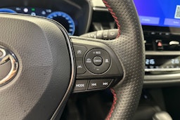 vihreä Toyota Corolla 2024 kuva 16.