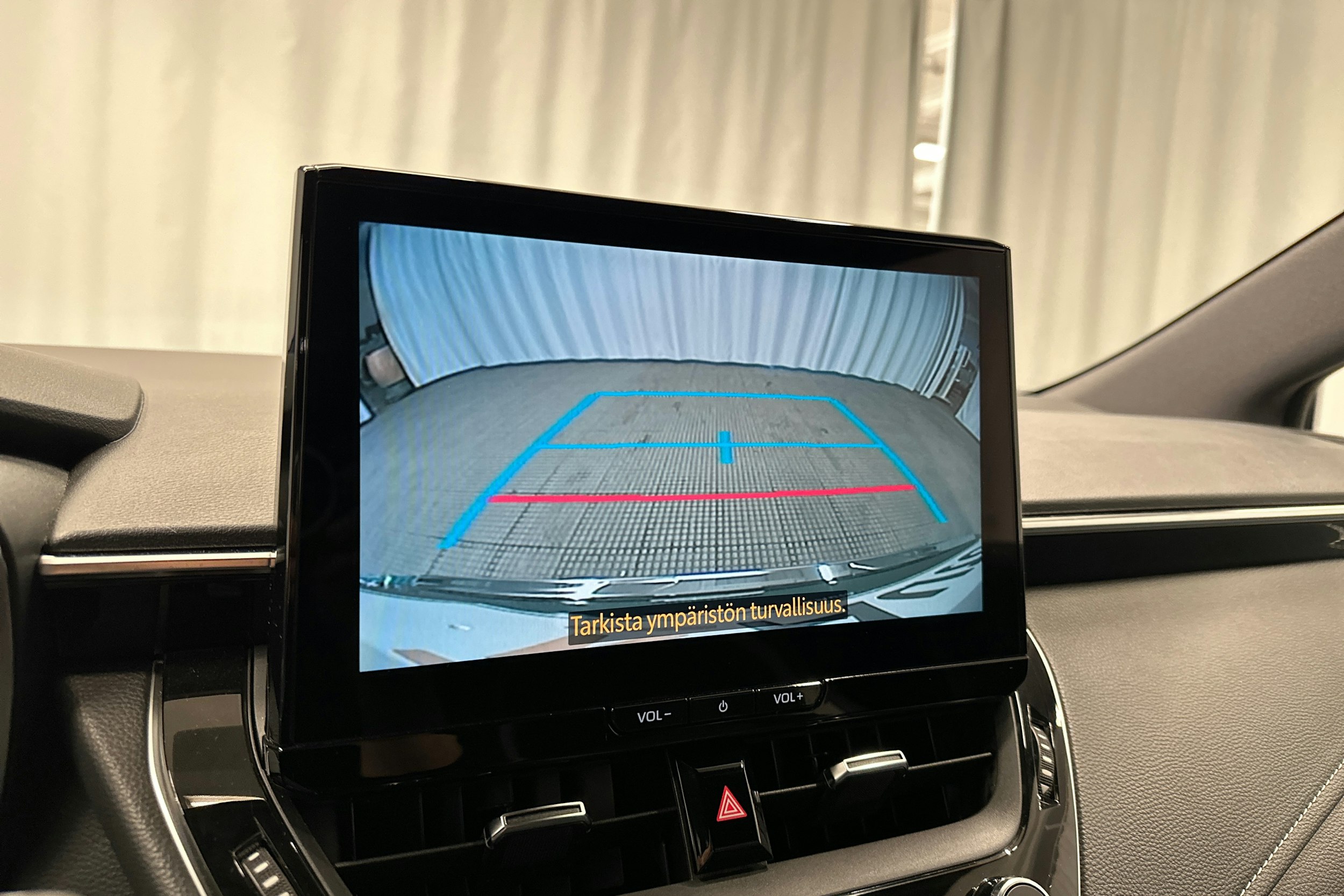 vihreä Toyota Corolla 2024 kuva 19.