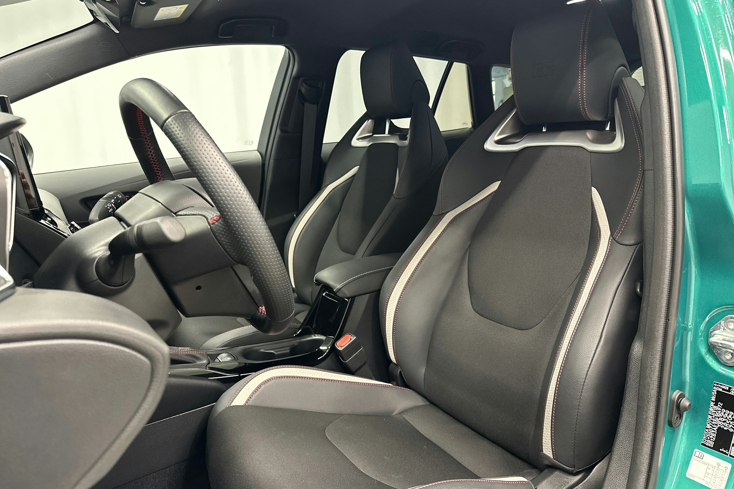 vihreä Toyota Corolla 2024 kuva 22.