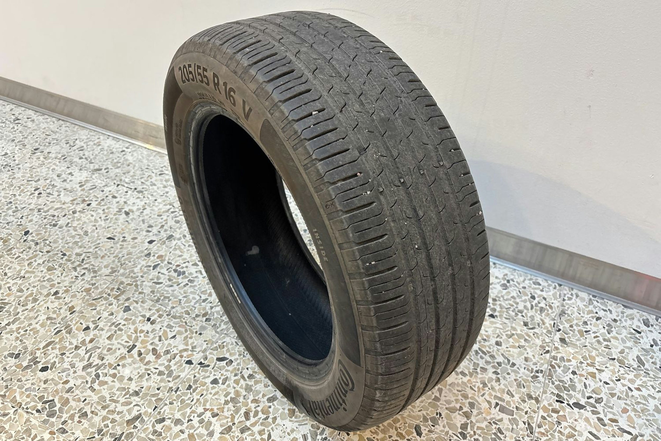 musta Toyota Corolla 2024 kuva 14.