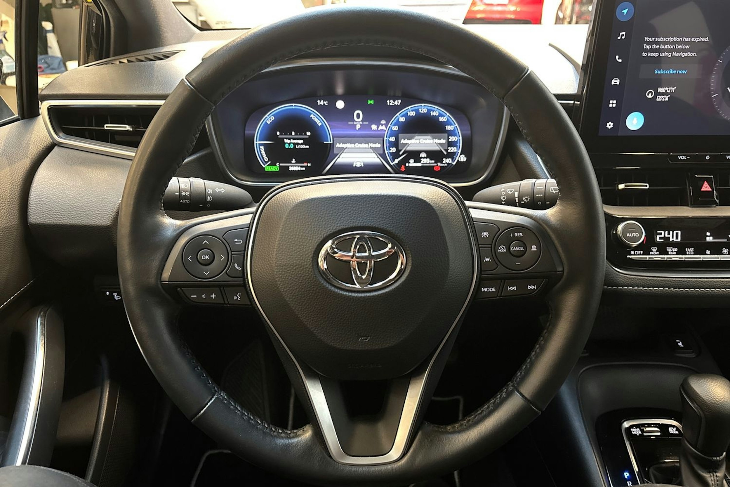 musta Toyota Corolla 2024 kuva 17.